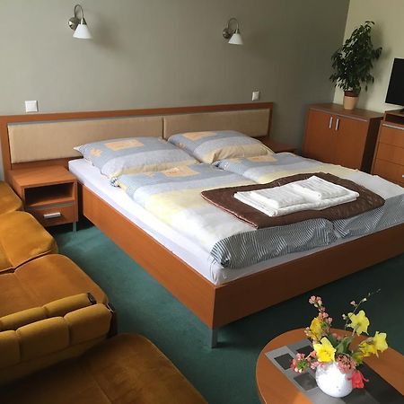 Apartman Darmon Пиещани Екстериор снимка