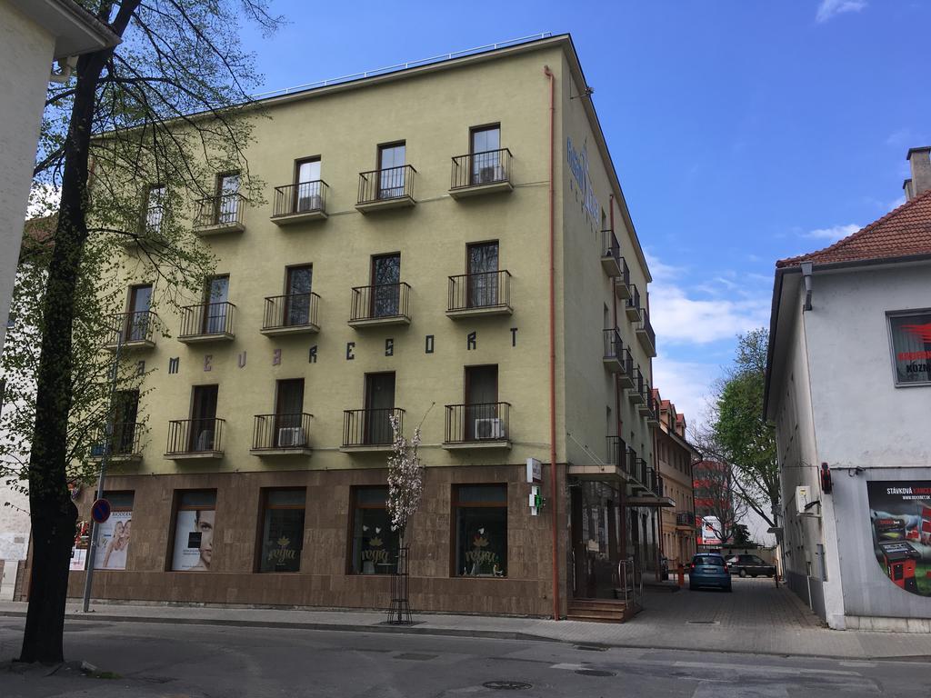 Apartman Darmon Пиещани Екстериор снимка