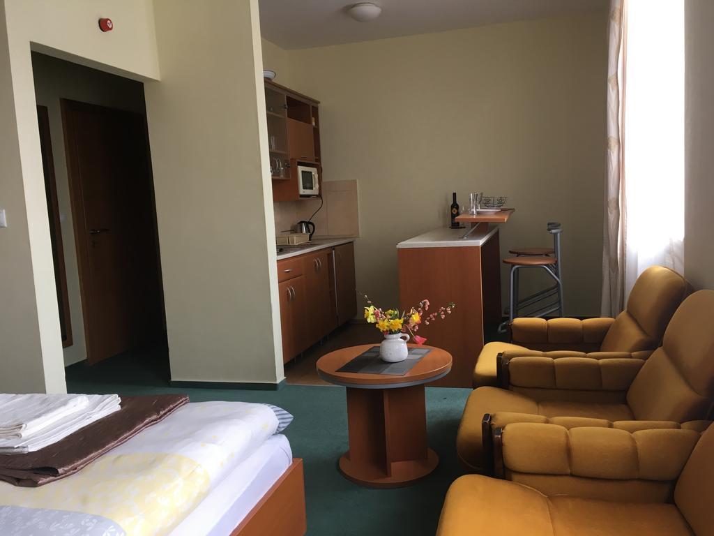 Apartman Darmon Пиещани Екстериор снимка