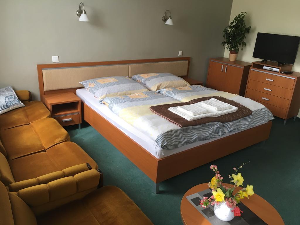 Apartman Darmon Пиещани Екстериор снимка