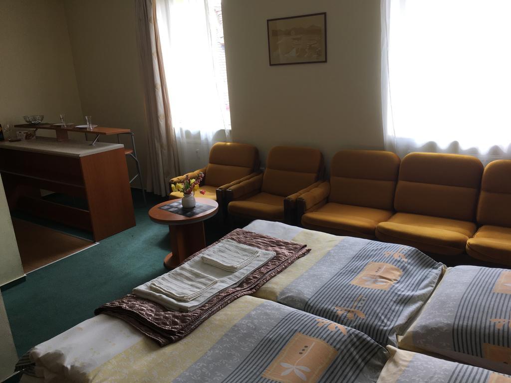 Apartman Darmon Пиещани Екстериор снимка